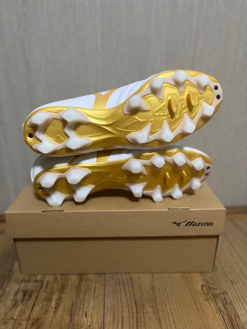 Mizuno サッカーシューズ スパイク ホワイト/ゴールド