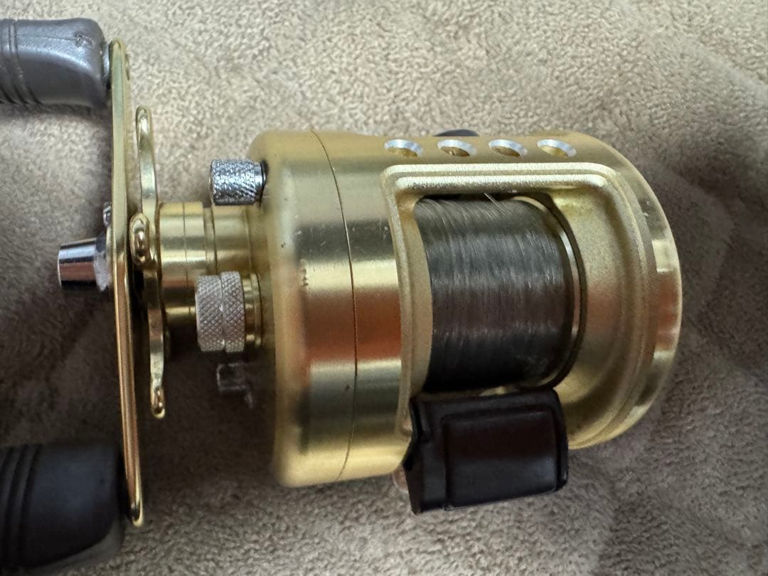 リール SHIMANO CALCUTTA 51XT
