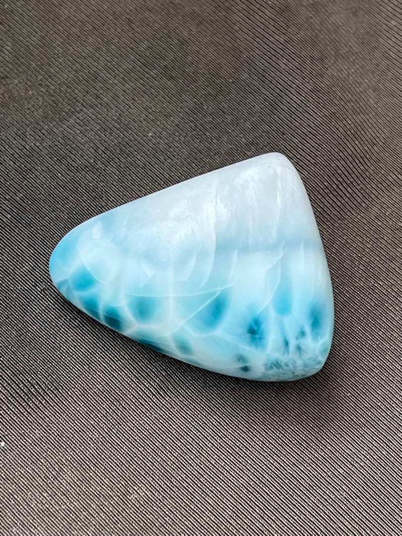 天然石☆ラリマー原石①４０mm×２９ｍｍ☆濃いブルーの海のように美しい模様！！