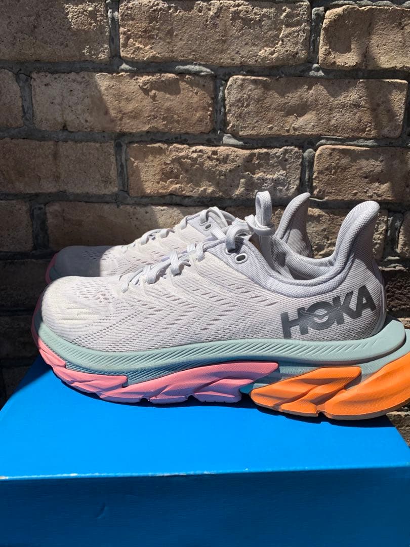 あや！正規品25cm！HOKA ランニングシューズ