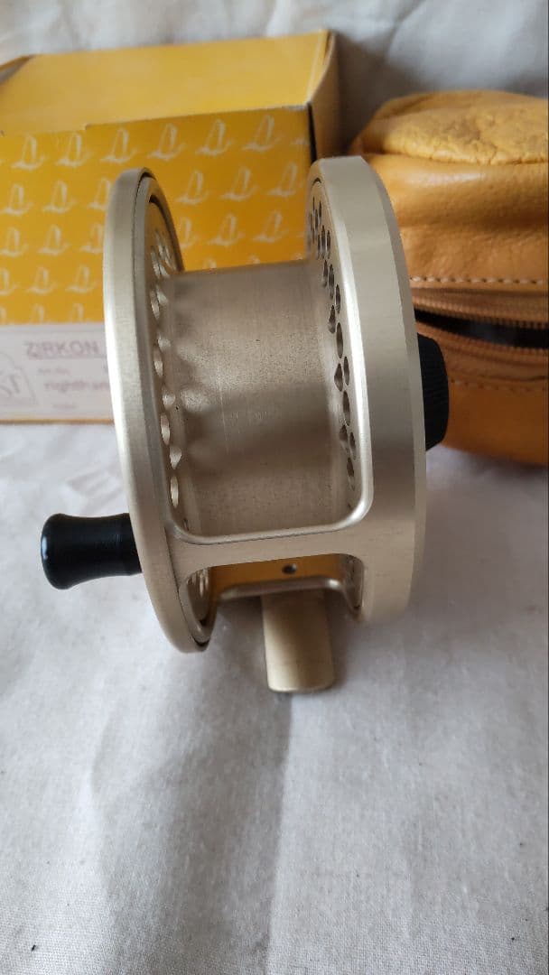 RST ZIRKON 1 Gold　ジルコン　ゴールド　フライリール