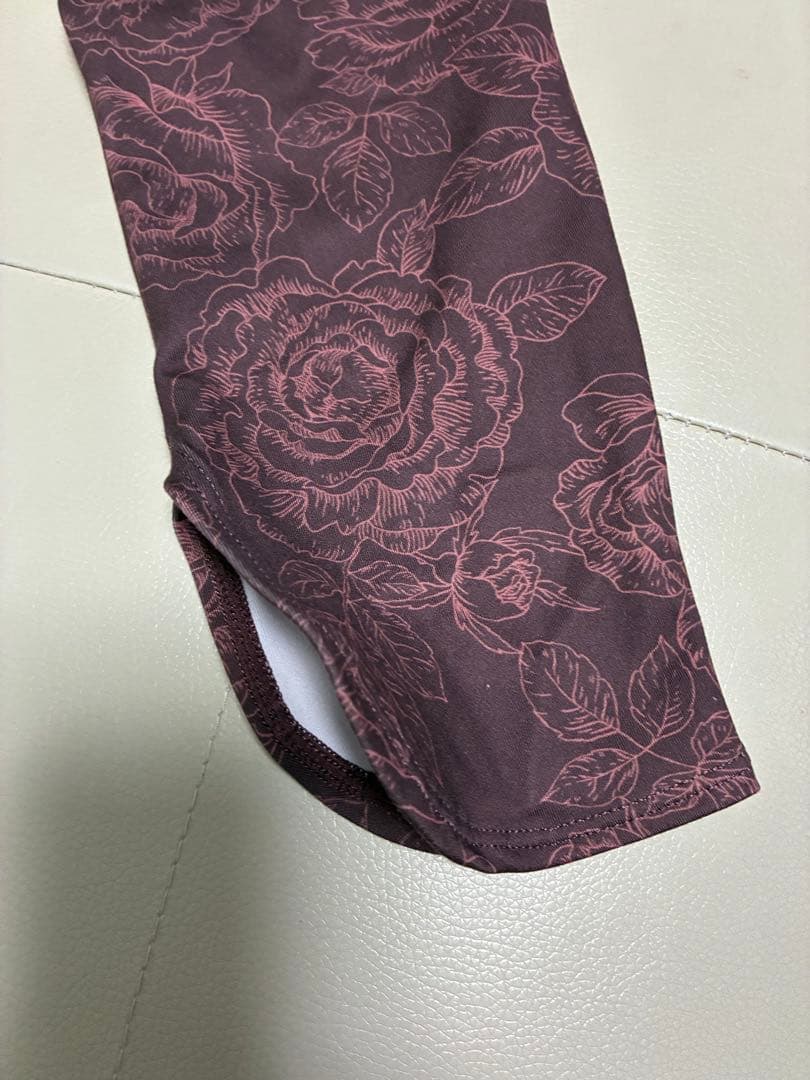 お値下げしました　ラバ　スカーラ　花柄ハイウエストヨガレギンス　パープル系　美品