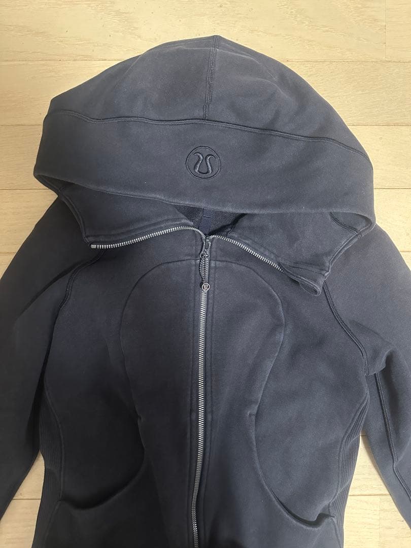 lululemon ジップパーカー