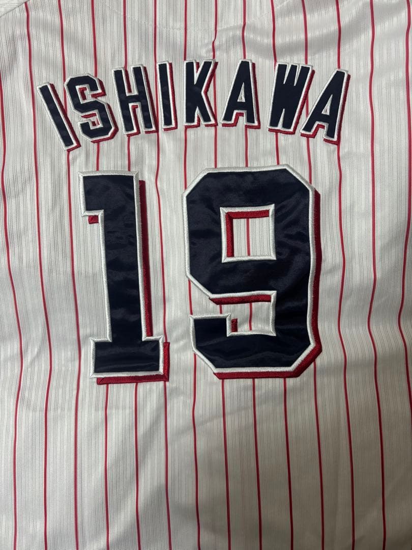 ヤクルトスワローズ 19石川雅規選手 2015年優勝エンブレム付ユニフォーム