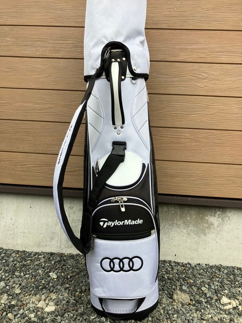 TaylorMade キャディバッグ ホワイト/ブラック Audiロゴ付き