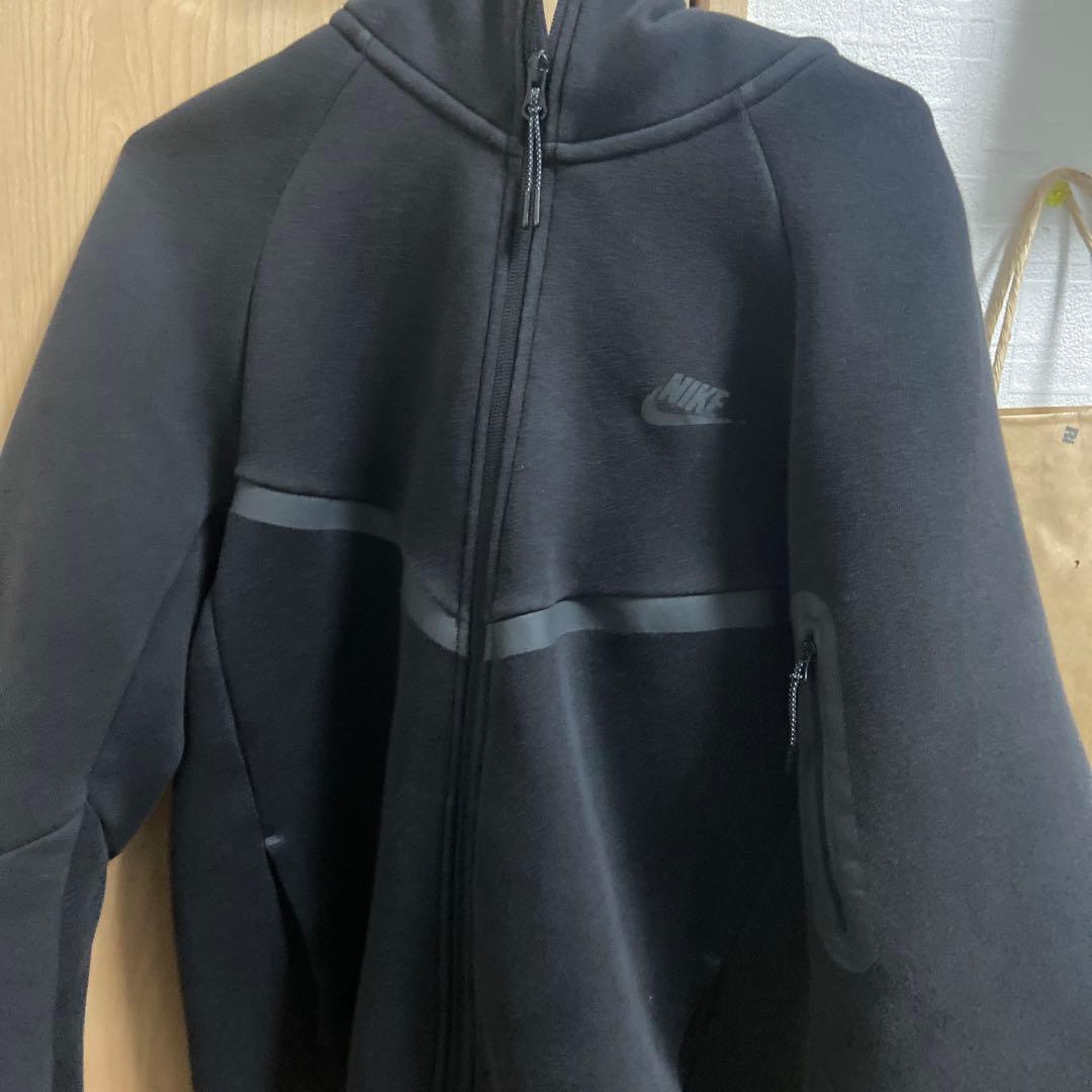 ナイキテックエムサイズセットアップ黒