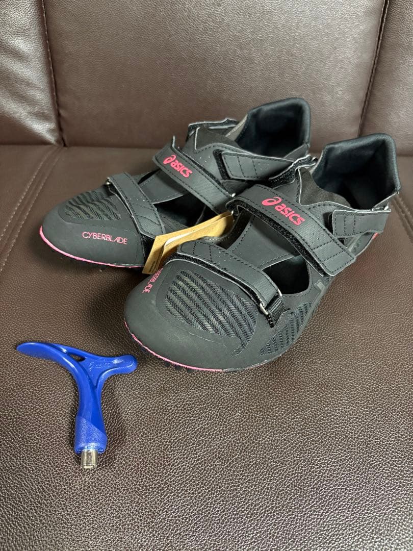 新品未使用 27.0cm ASICS CYBERBLADE 16