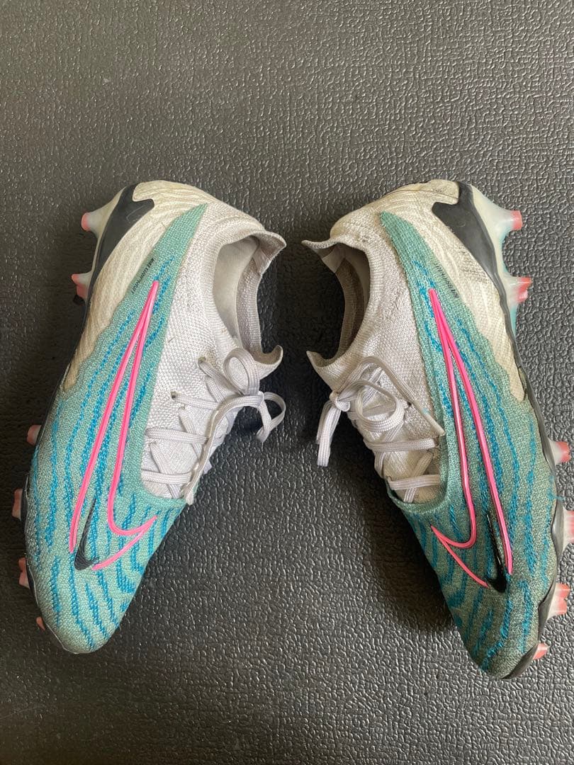 専用 NIKE ファントム GX ELITE FG PRO (天然芝用)