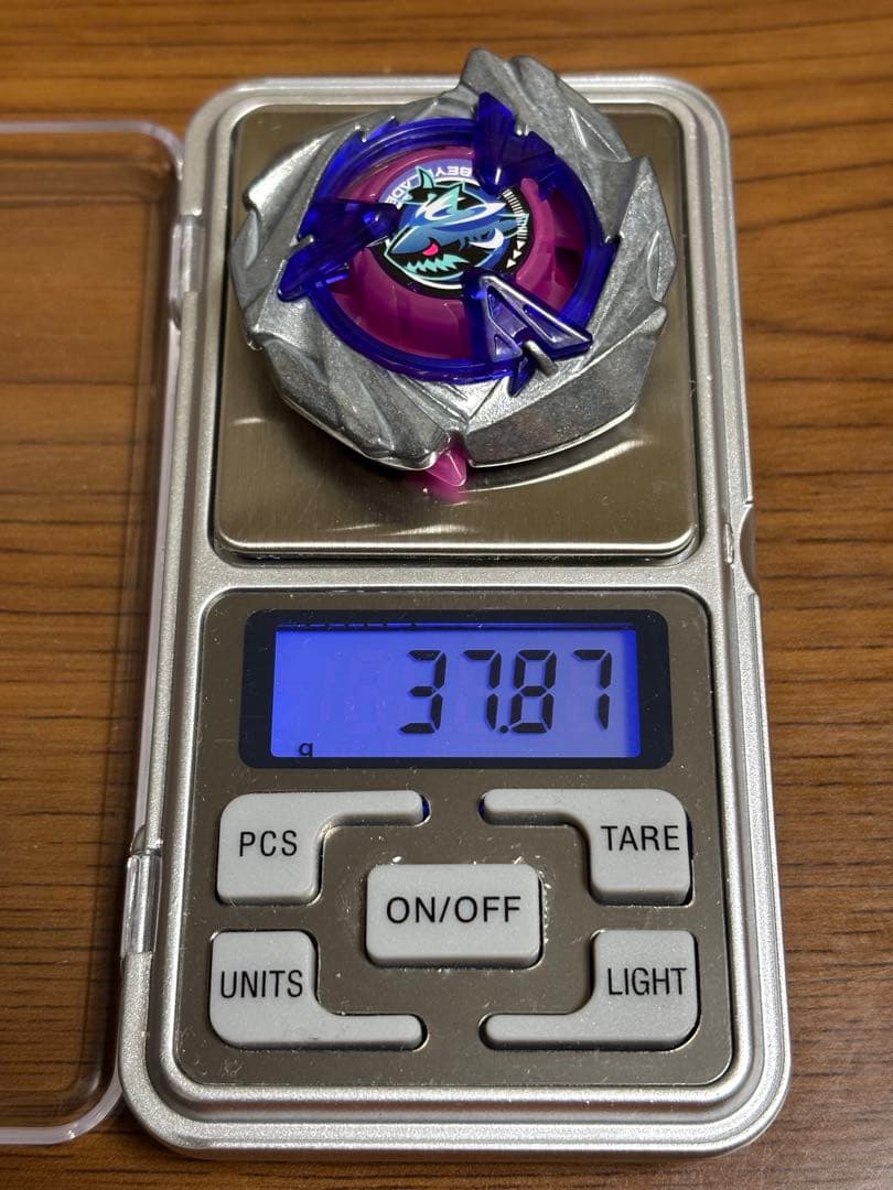 ベイブレードX シャークスケイル4-50UF 重量37.87g ブレードのみ
