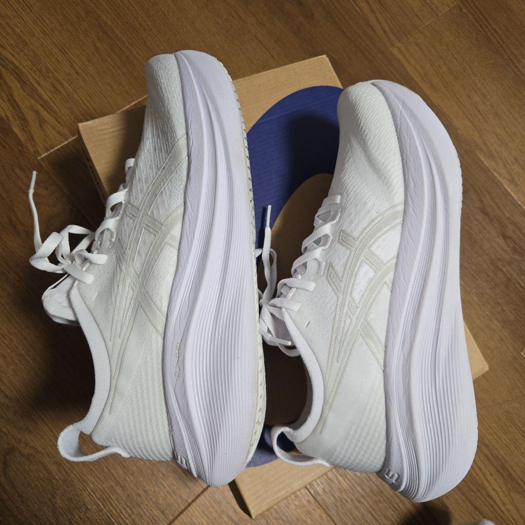 ASICS GEL-NIMBUS 27 ホワイト 27.5cm