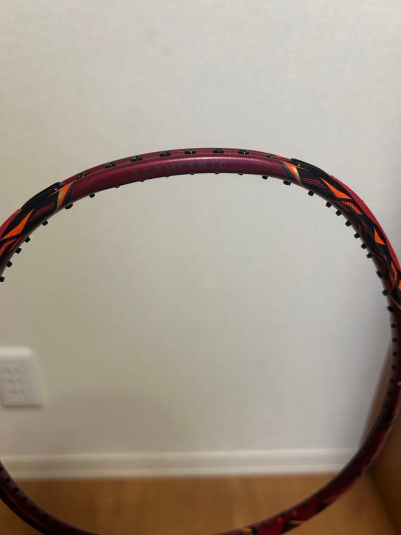 Voltric 80 E-Tune バドミントンラケット 3UG5