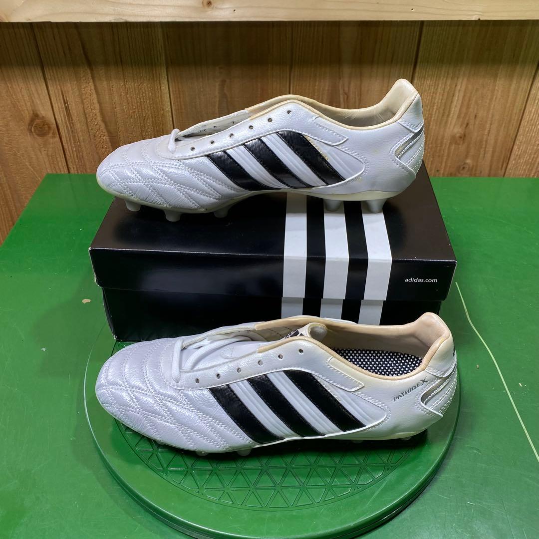 【未使用】adidas サッカーシューズ ホワイト/ブラック 25.0cm