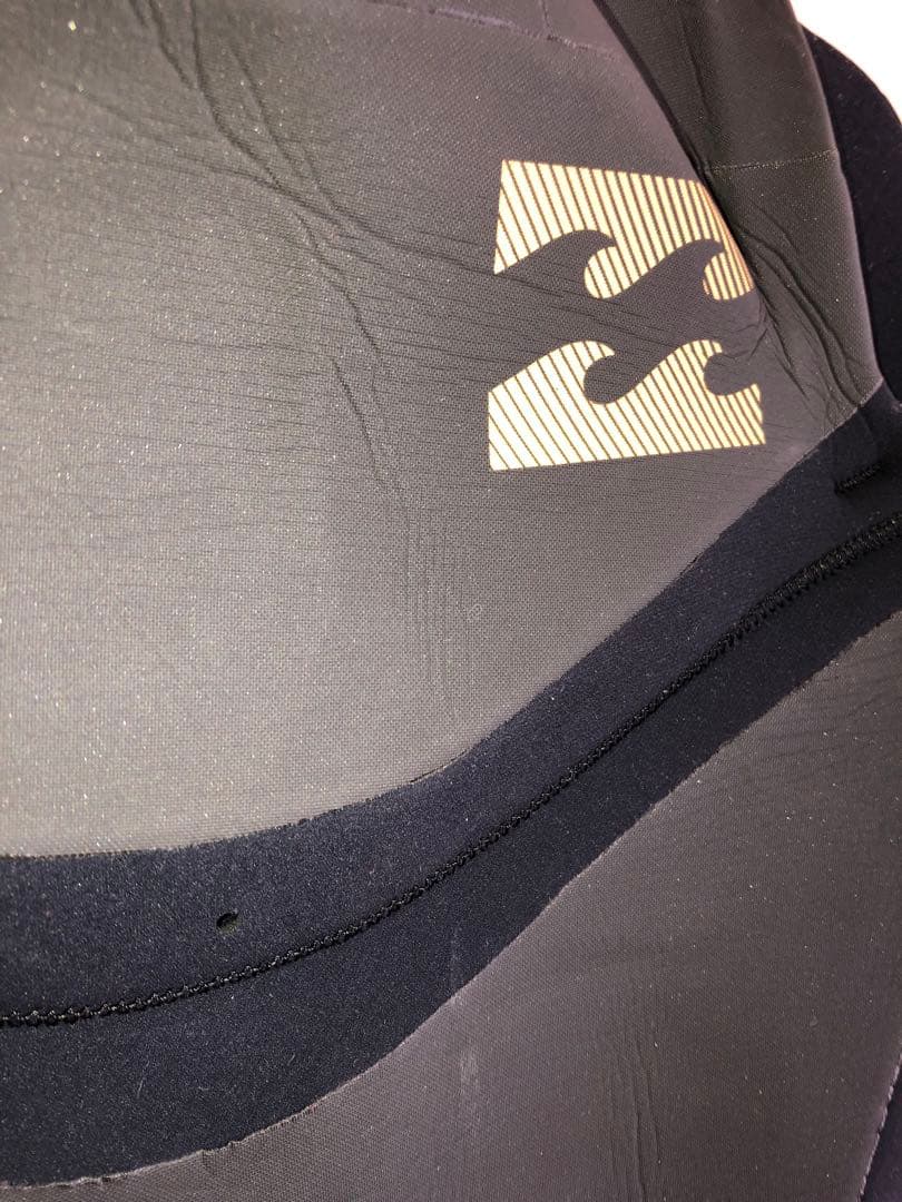 【美品1回使用】BILLABONG　フロントジップ　セミドライ　5㎜3㎜　ML