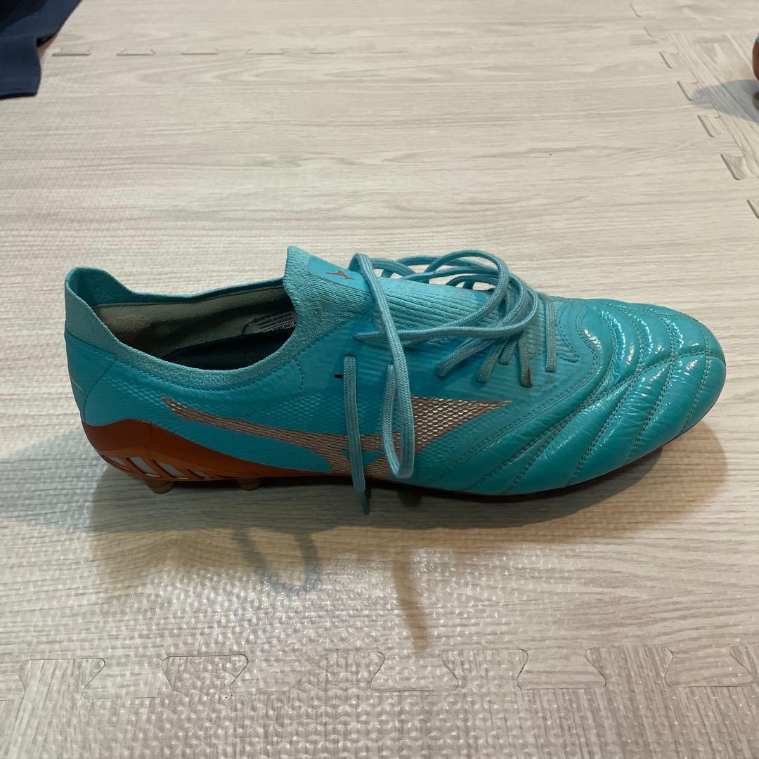 ミズノMORELIA NEO