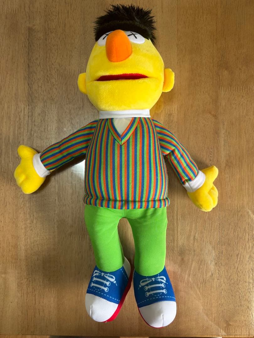 希少！　UNIQLO KAWS✖️セサミストリートぬいぐるみ