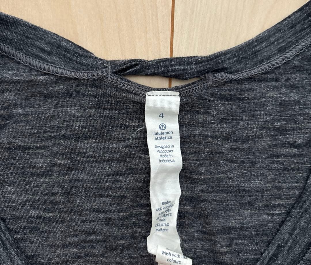 美品　ルルレモン　Lululemon トップス　サイズ4 グレー系