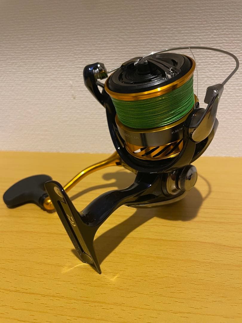 Daiwa スピニングリール レブロスLT 4000 CXH
