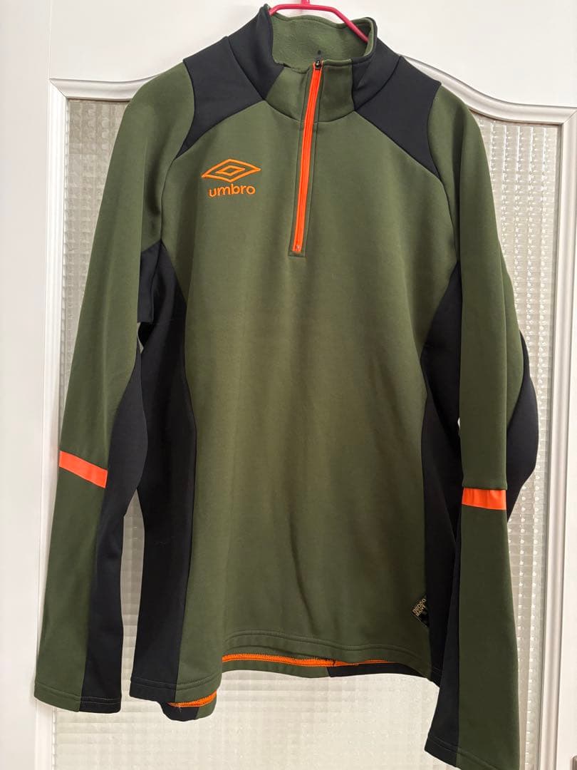 【美品】umbro メンズ暖かフリース ハーフジップ　ハイネック　ジャージ　L