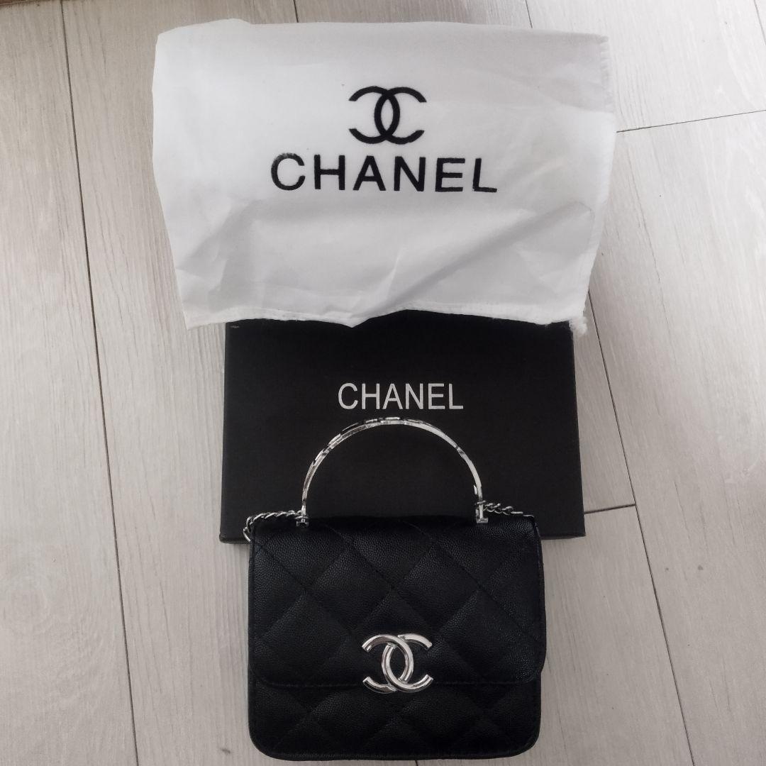 CHANEL　シャネル ブラックレザー ショルダーバッグ