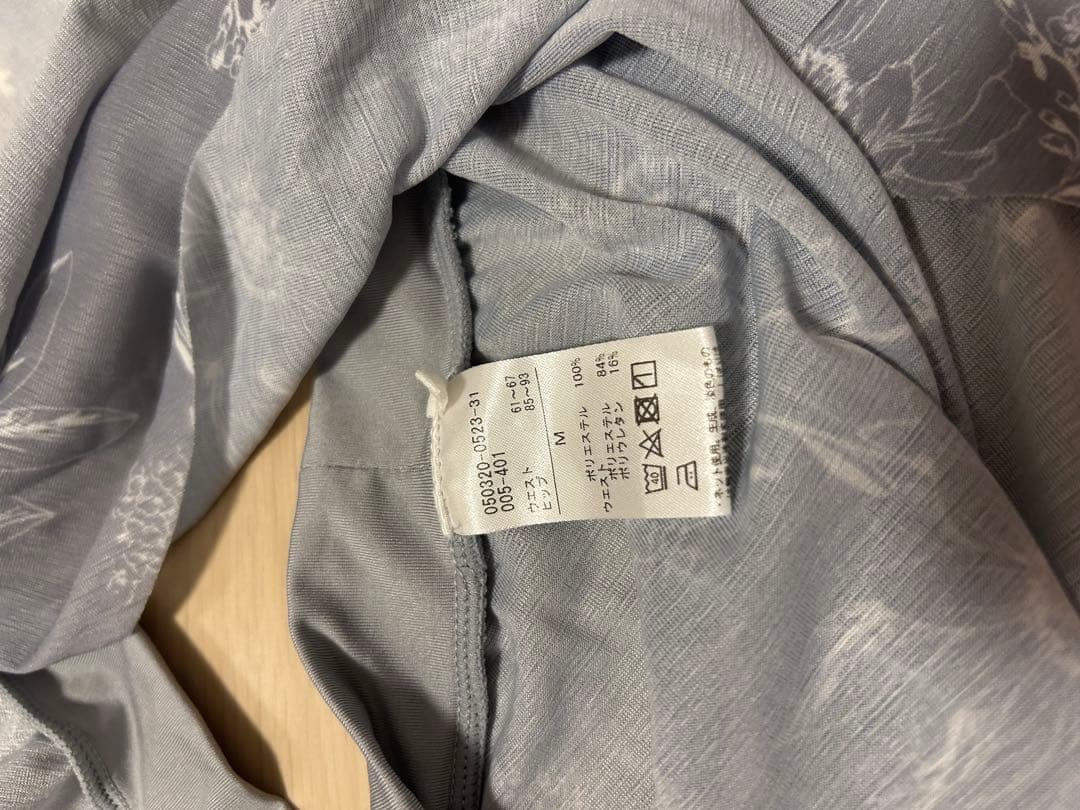 美品　チャコット　のースリーブレオタード　ペールグレー　M