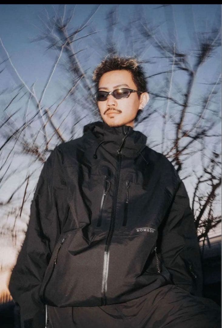 新品 NOMADIK グリッチジャケット　Mサイズ　タグ付送料込み