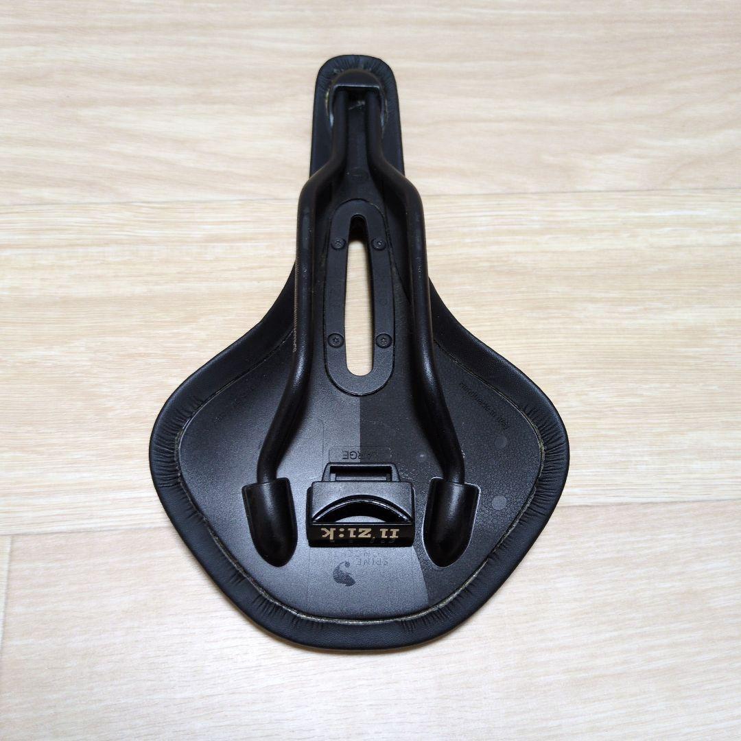 fi'zi:k Antares R5 OPEN サドル ブラック