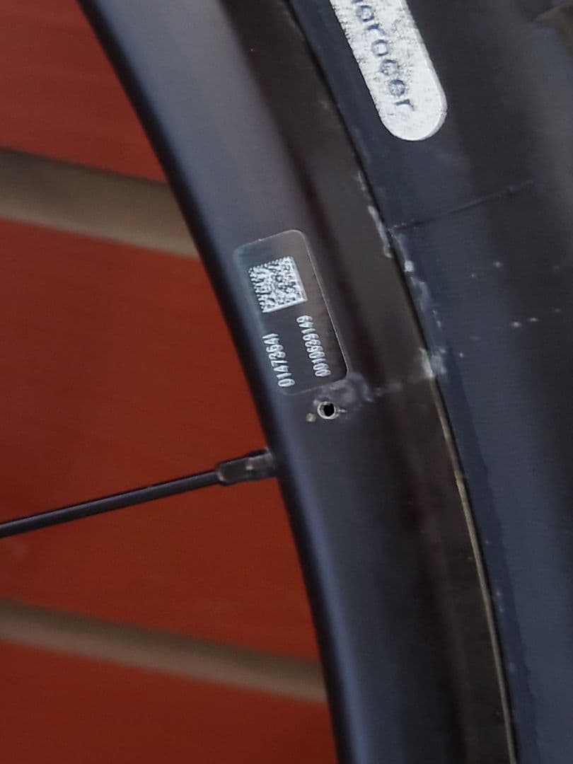 【ホイール】：フルクラム650b レーシング700DB グラベルキングタイヤ付き