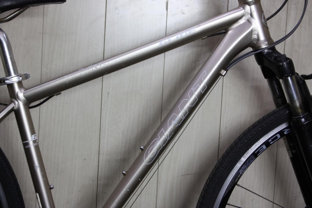 GIANT GLIDE R3 700C 24速 430mm ディスクブレーキ対応