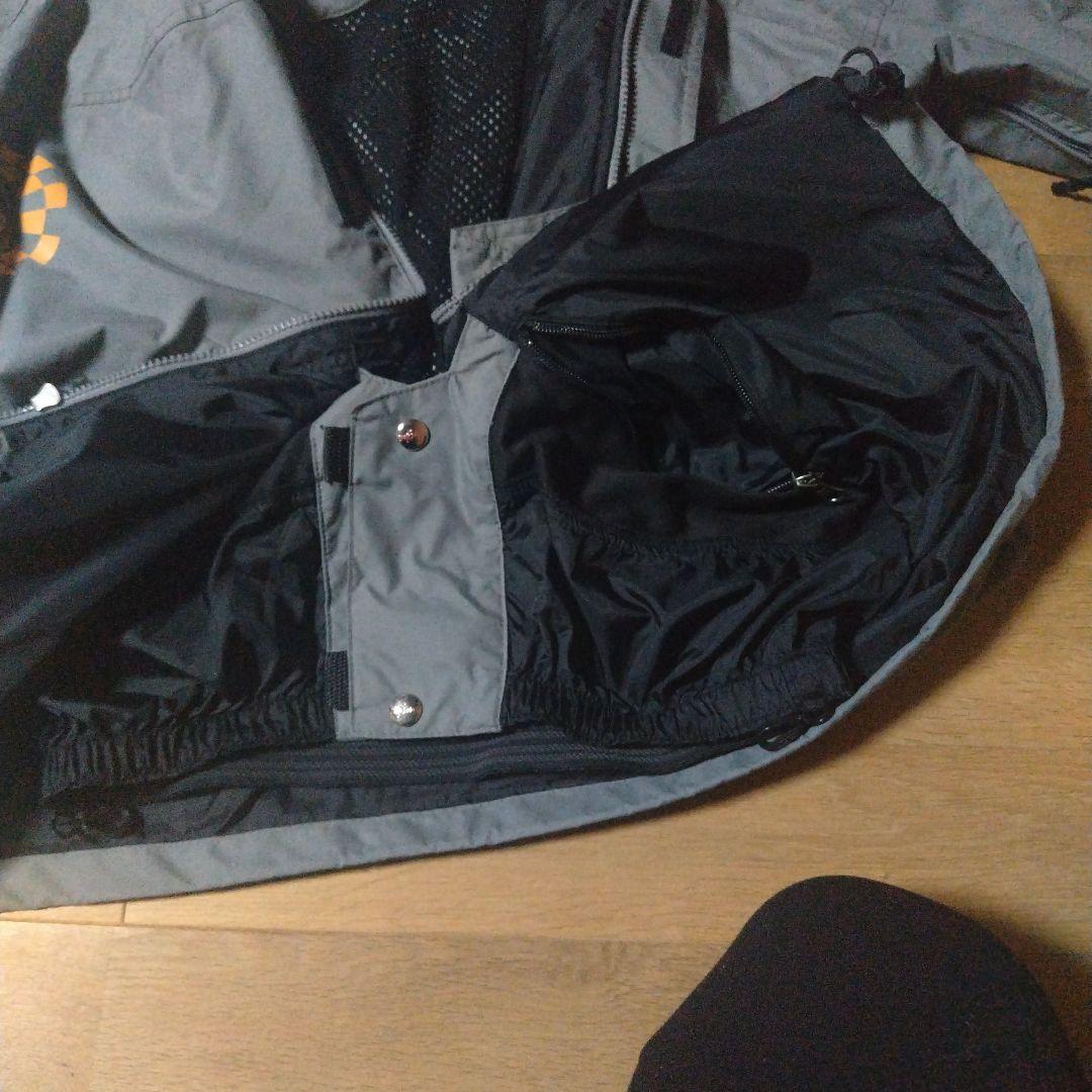 VOLCOM ボルコム　スノーボードウェアSサイズ グレー