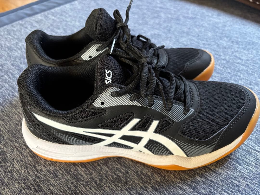 バレーシューズ　バドミントンシューズ　24センチ　アシックスasics