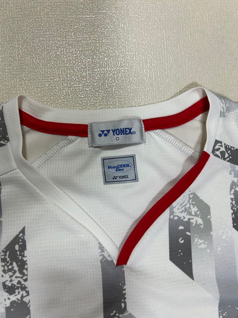 YONEX バドミントンシャツ ホワイト/レッド　ゲームウェア