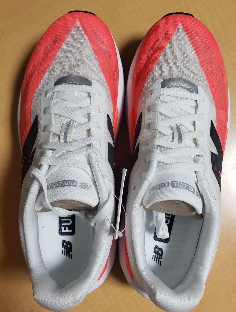 スパイク・シューズ New Balance FuelCell Rebel 26.0cm