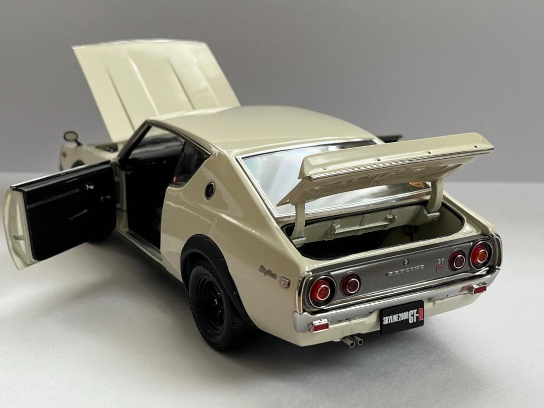 京商 1/18 日産 スカイライン2000GT-R KPGC110 白 車体美品