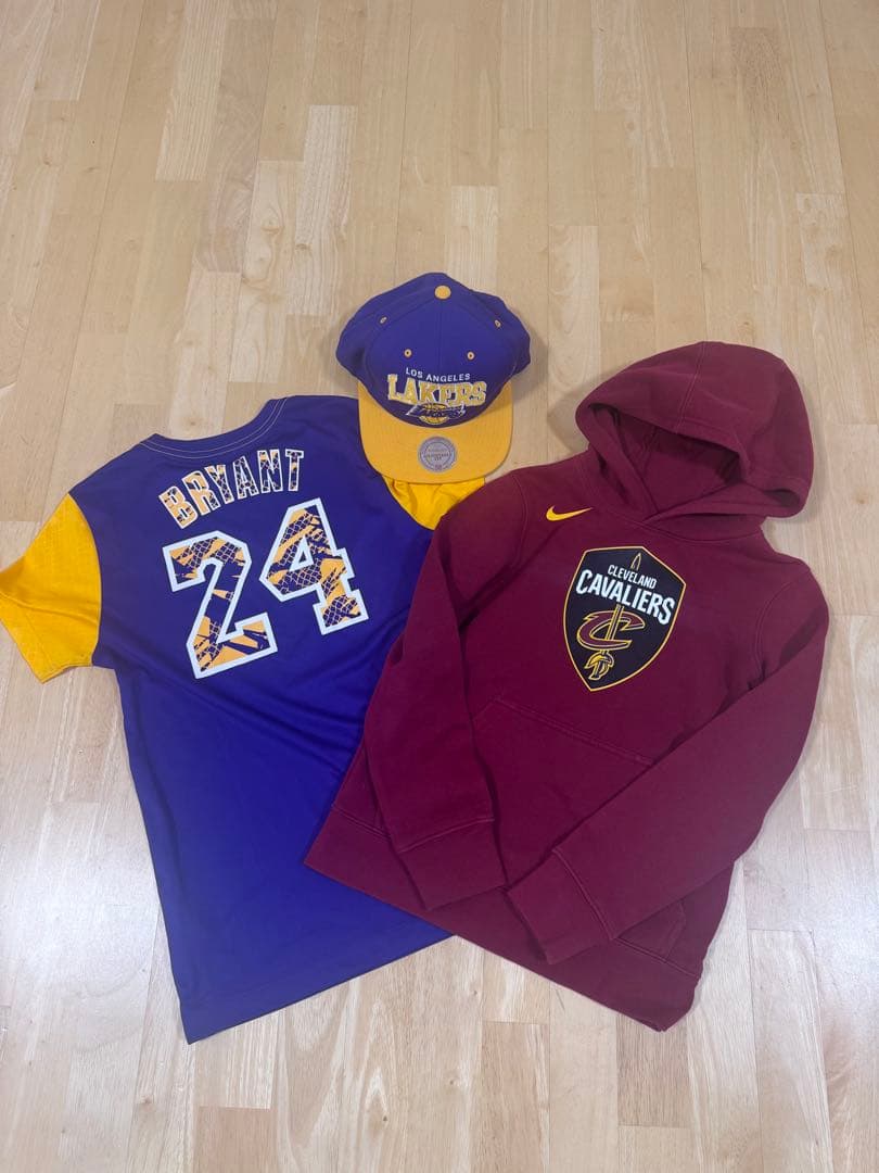 NBA レイカーズキャップ&トレーニングTシャツ&キャバリアーズパーカー