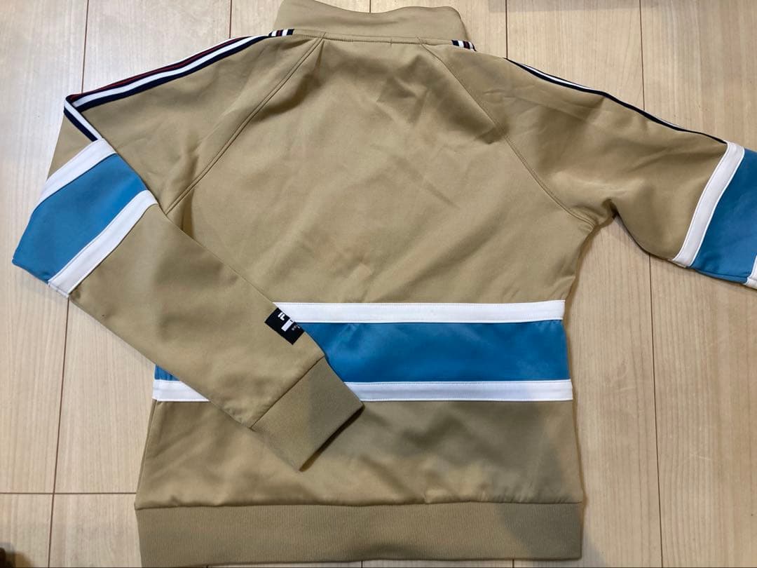 FILA ジップアップウェア ベージュ　レディース