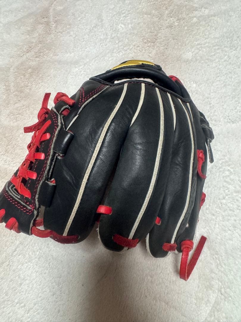 軟式野球トレーニンググローブ 黒と赤 レザー製