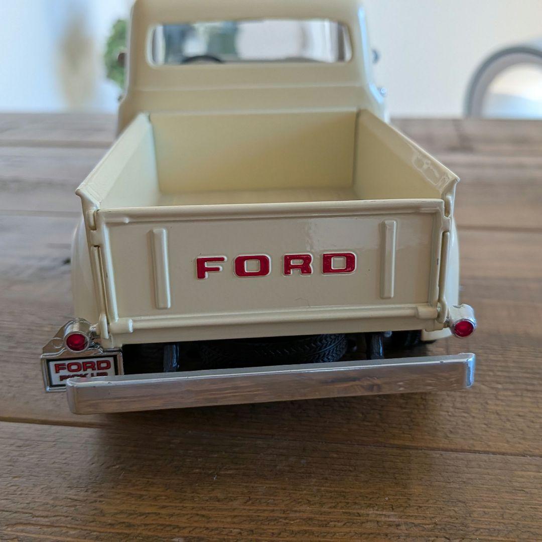ミニカー Road Signature 1/18 1953 Ford Pick Up