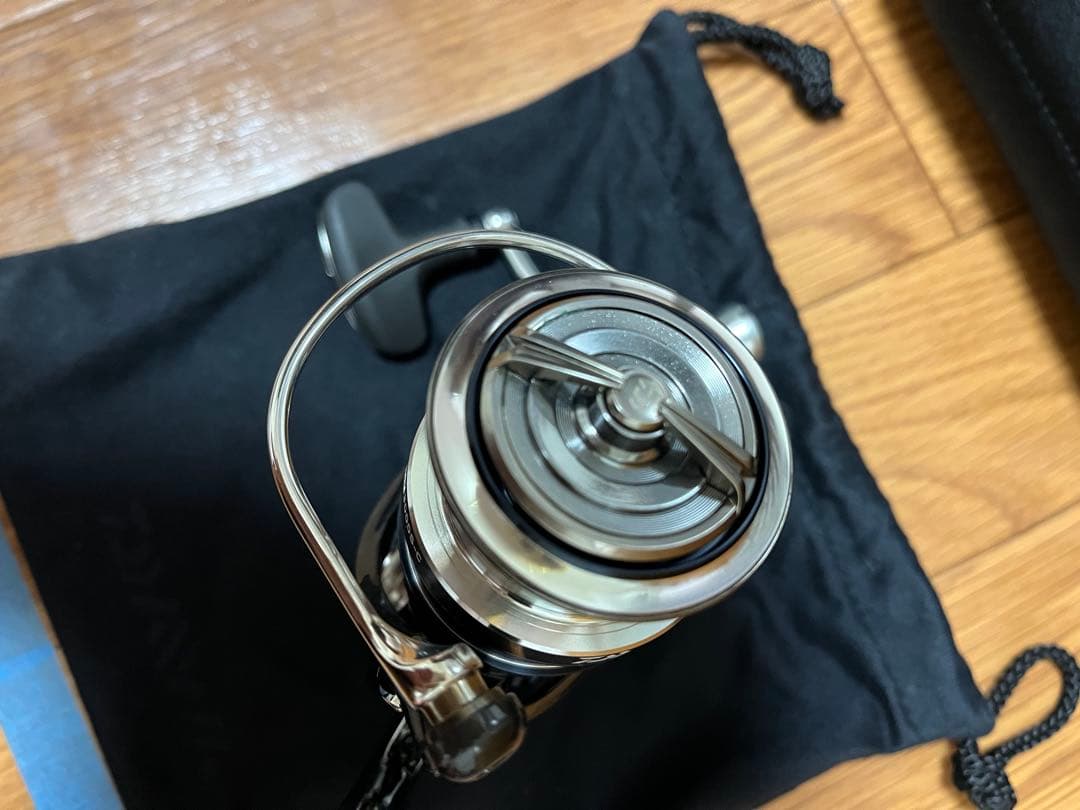 DAIWA 18EXIST スピニングリール