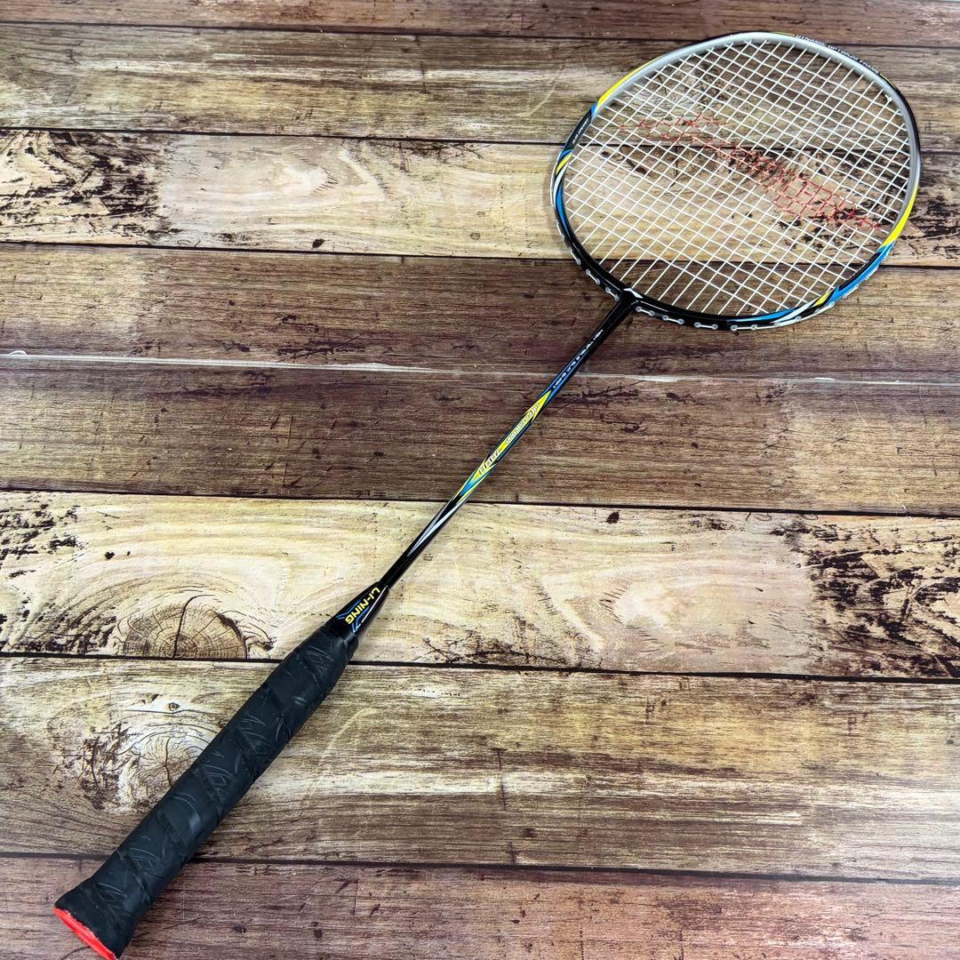 【美品】LI-NING リーニン　ウルトラカーボン７０００　バドミントンラケット