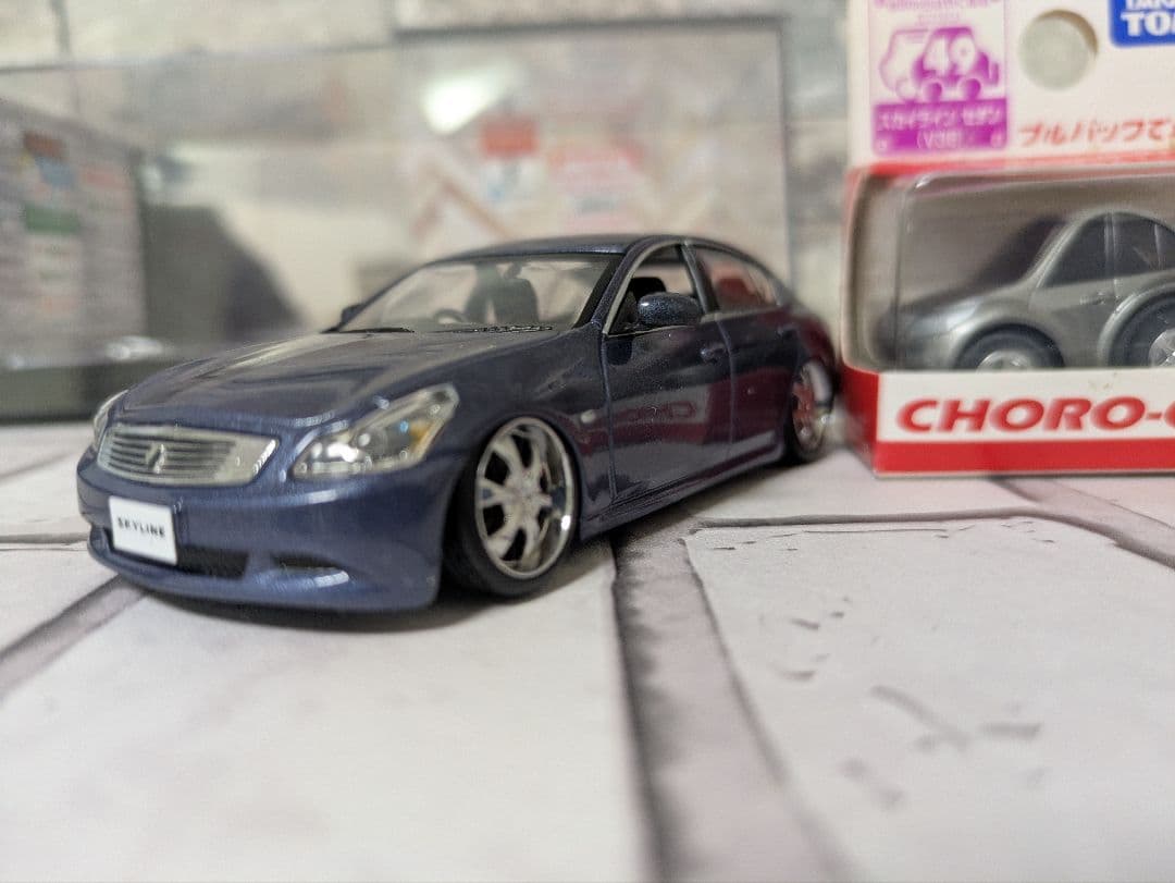 1/43 V36スカイライン ＋ チョロQ V36