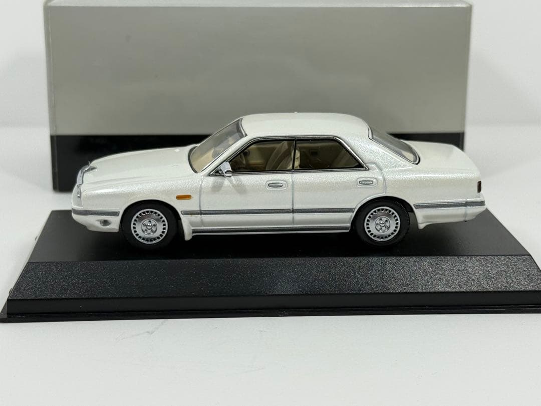 中古品 1/43 日産 FY31 Y31 シーマ ホワイトパール