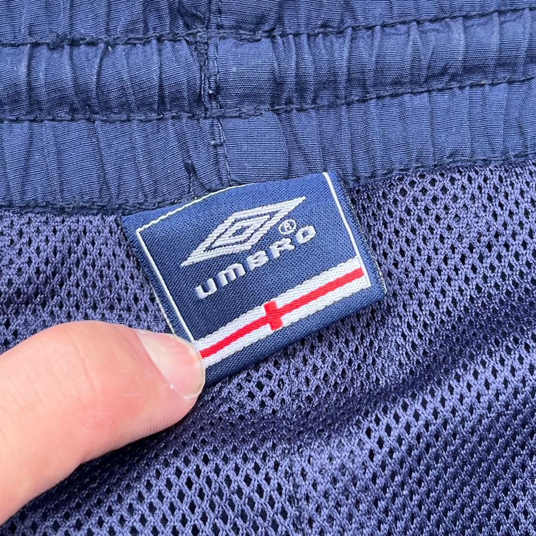 ウェア 2000s umbro England jersey setup