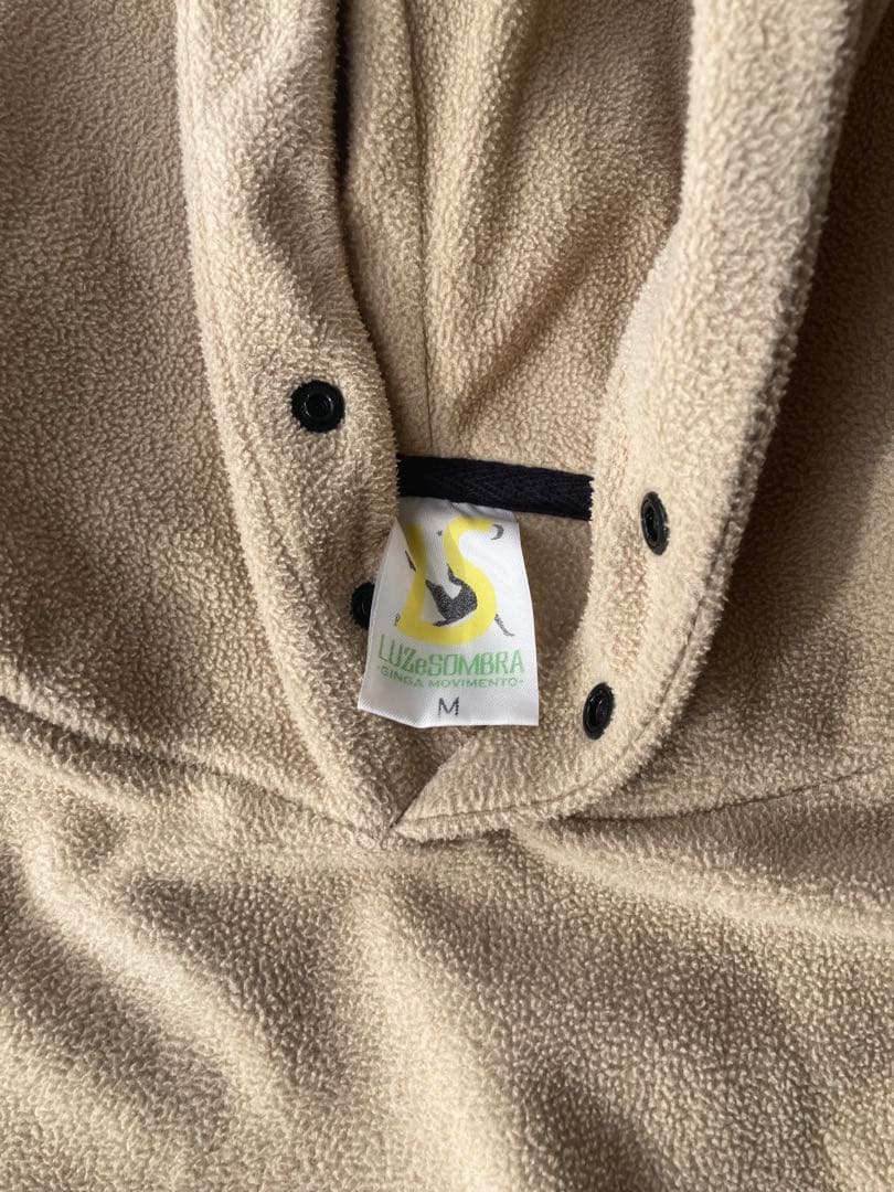 LUZ e SOMBRAのパーカーとパンツ