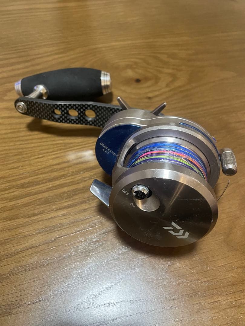 Saltiga 35NH カーボンハンドル付きリール