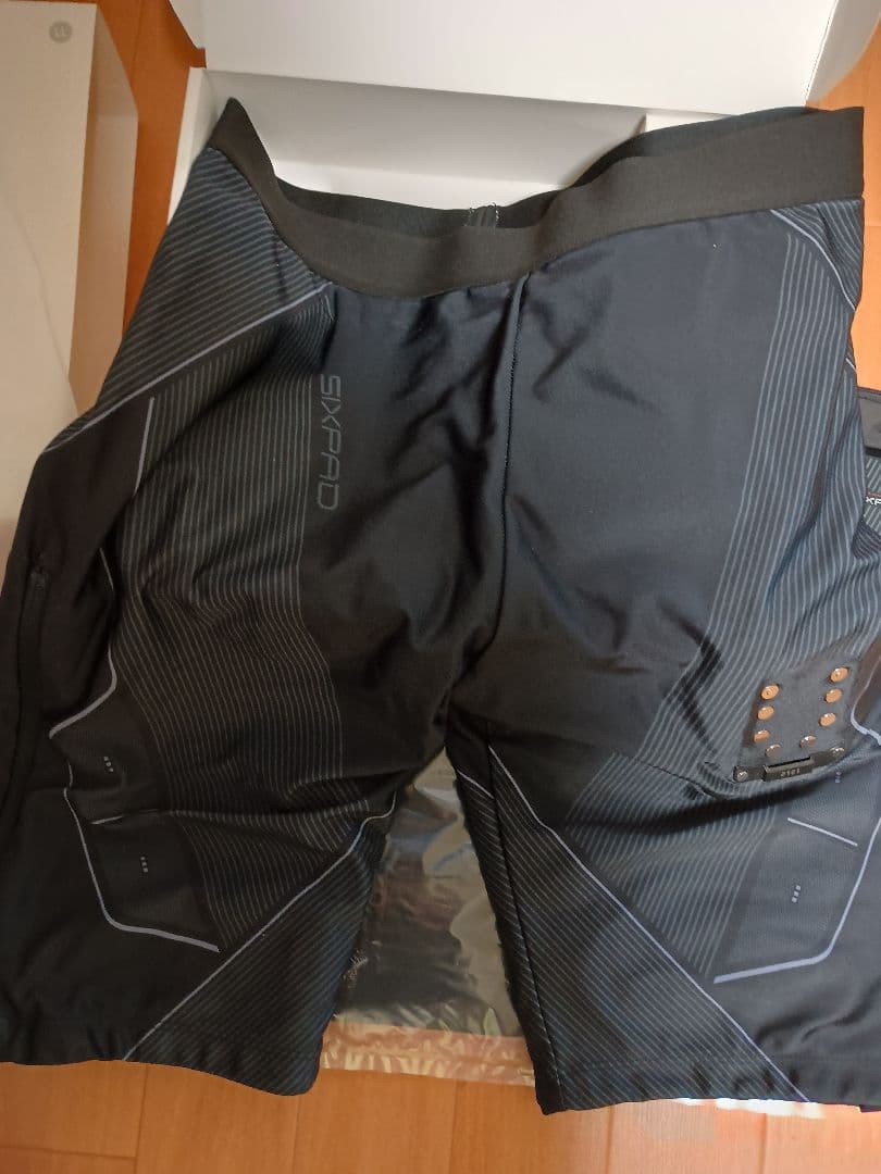 SIXPAD Powersuit シックスパッド ヒップ&レッグ　メンズLL