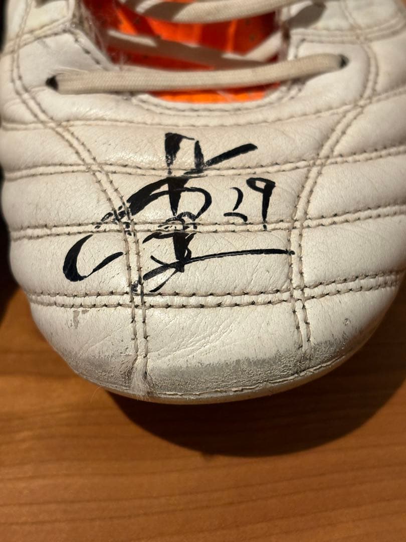 吉岡雅和選手　実使用品　ASICS サッカーシューズ サイン入り