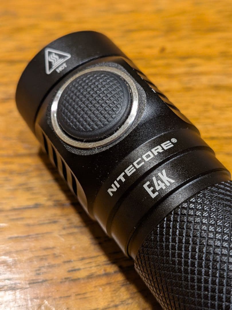 NITECORE E4K 最大4400ルーメン フラッシュライト ナイトコア