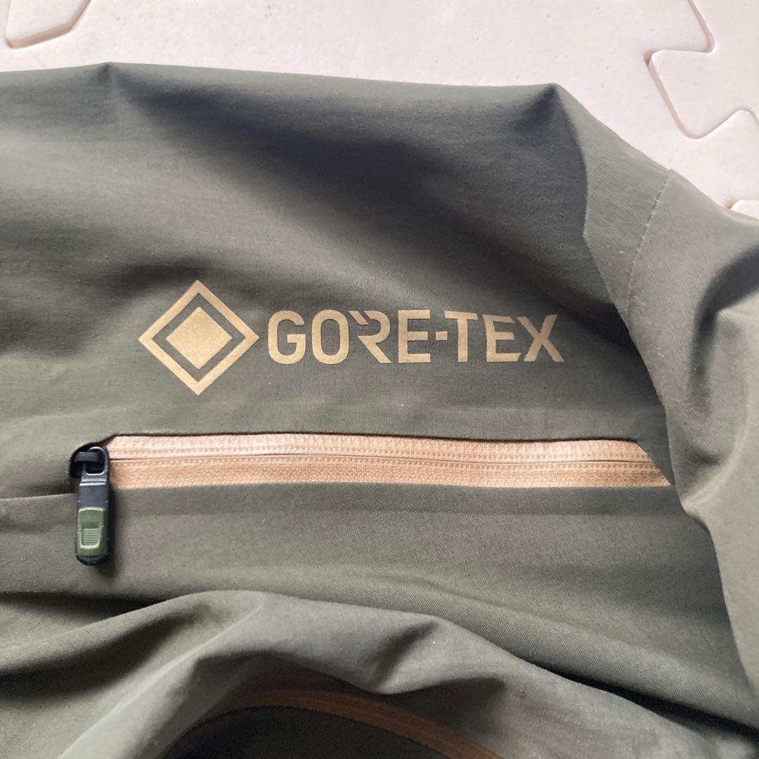Burton [ak]　GORE-TEX　CYCLIC JK　カーキ　XS