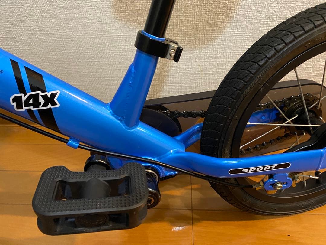 ストライダー14x 送料込み・匿名配送 【純正スタンド & おまけ付き】