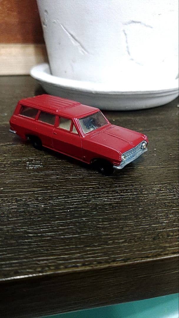 opel caravan1700　ドイツ製【ミニカー】